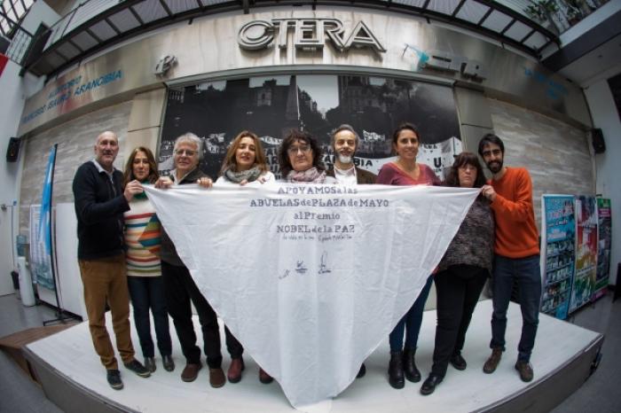 ABUELAS POR LA PAZ. CTERA APOY A LAS ABUELAS DE PLAZA DE MAYO PARA EL PREMIO NOBEL DE LA PAZ.